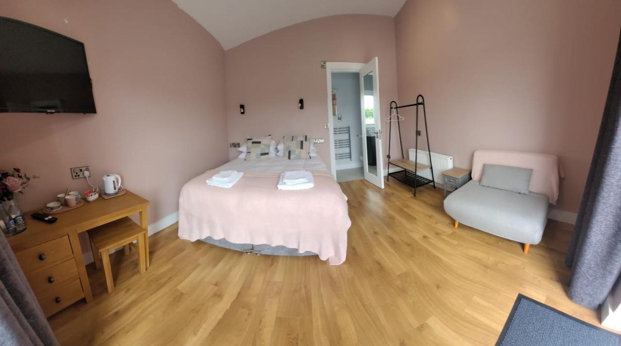 Stoneyford Luxurious Cabins Экстерьер фото